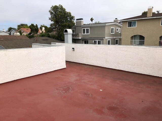 roof top deck - 1922 Curtis Ave