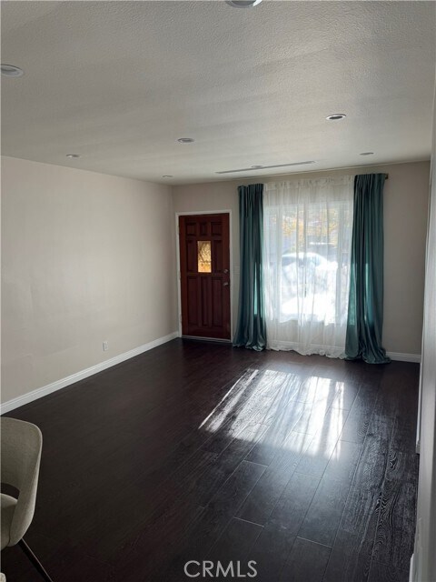 Building Photo - 10215 Quill Ave