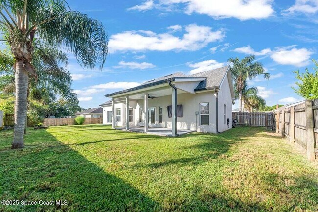 Building Photo - 6495 Bamboo Ave