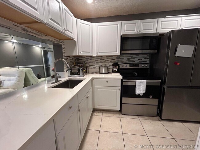 Building Photo - 1007 Green Pine Blvd