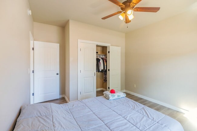 Building Photo - Beautiful 3 Bed 2 Bath Home