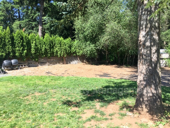 Building Photo - 22120 S Leslie Ave