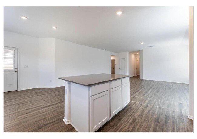 Building Photo - 381 Jack Ryan