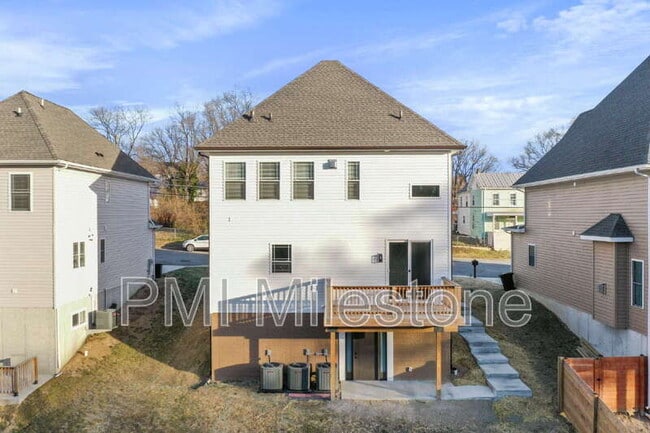 Building Photo - 530 N 3rd St