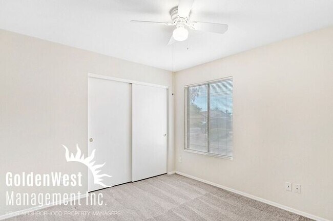 Building Photo - Spacious 3Bdm 2Ba Home in Quiet Neighborhood!