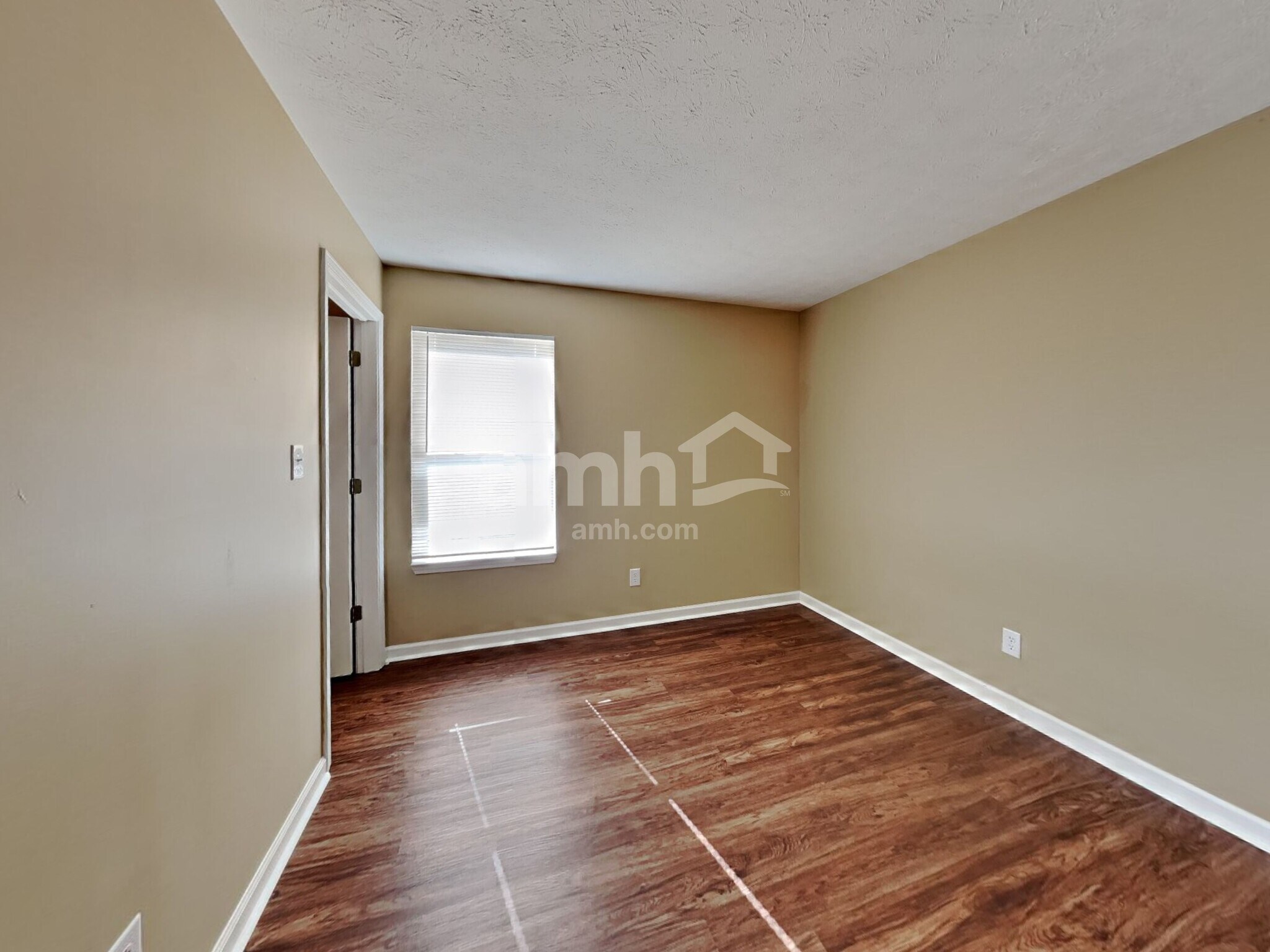 Building Photo - 1349 Oak Lake Ln