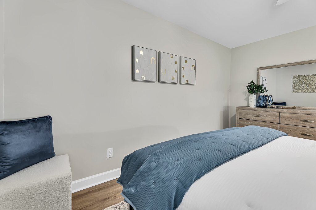 Building Photo - 703 2nd St