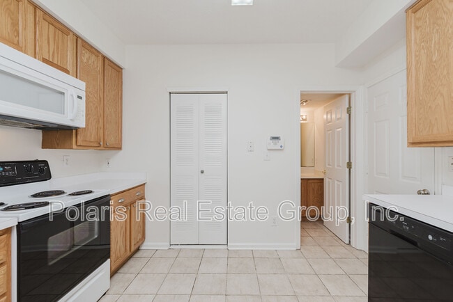 Building Photo - 8422 Enclave Blvd
