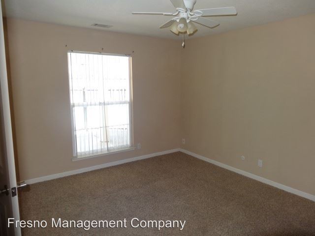 Building Photo - 12353 N Friant Rd