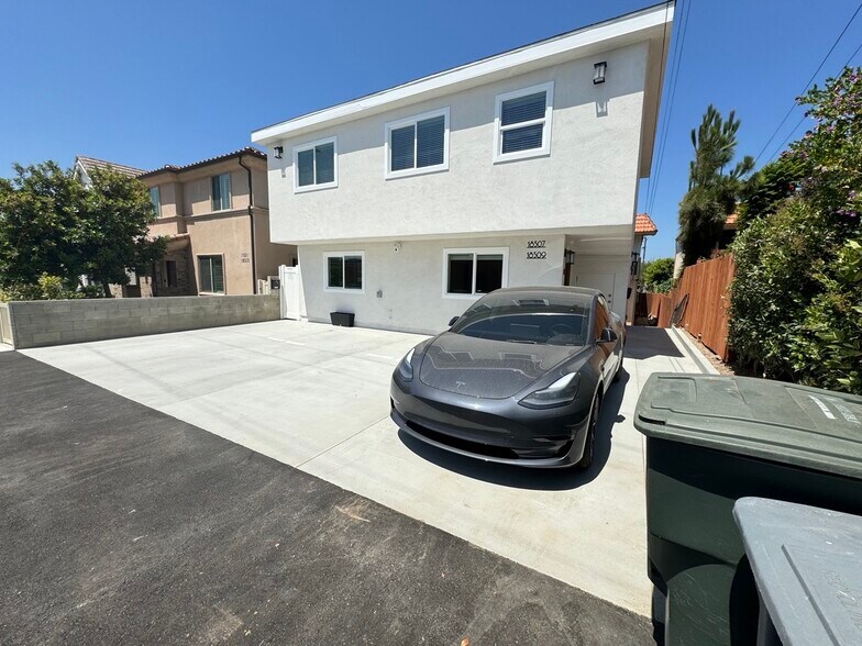 Building Photo - 18509 Burin Ave