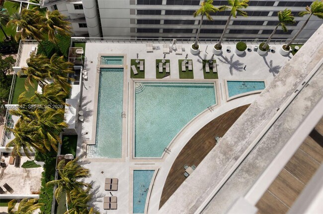 Building Photo - 90 SW 3rd St