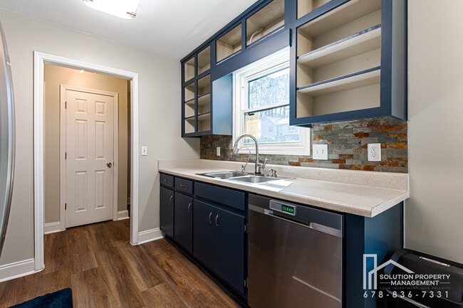 Building Photo - 6080 Stone Wood Dr NW