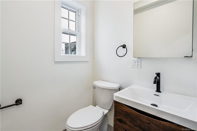 Building Photo - 202 Hooker Ave