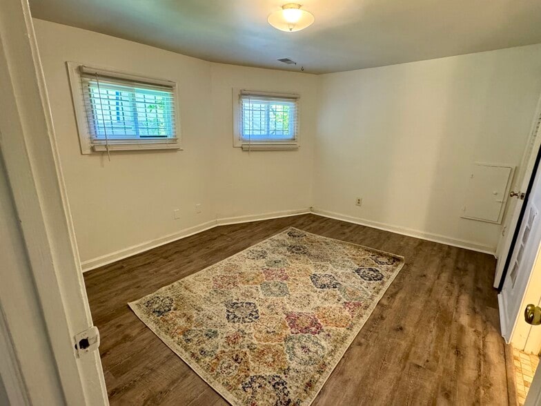bedroom - 1526 Potomac Ave SE