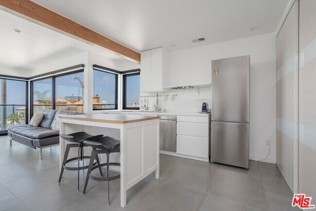 Building Photo - 4108 Highland Ave