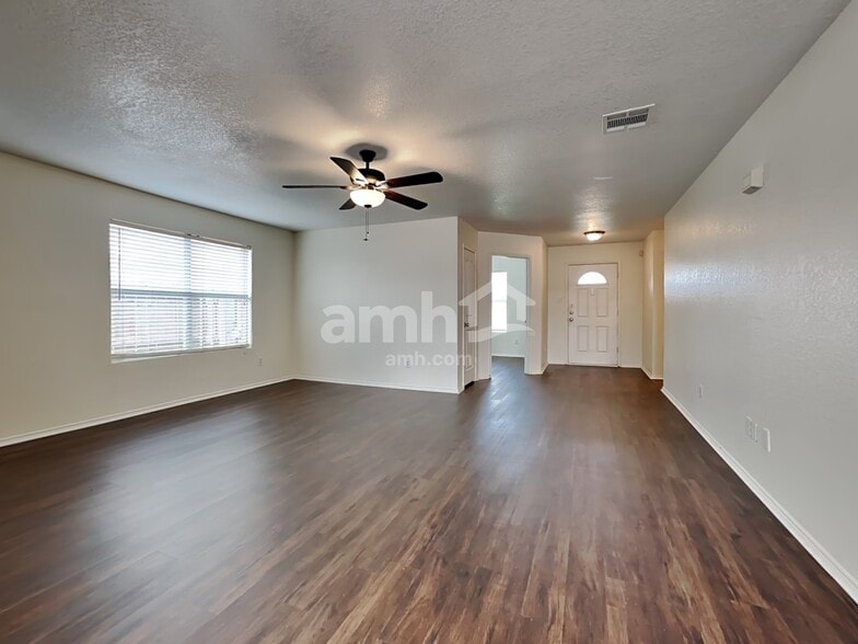 Building Photo - 8528 Hawkview Dr