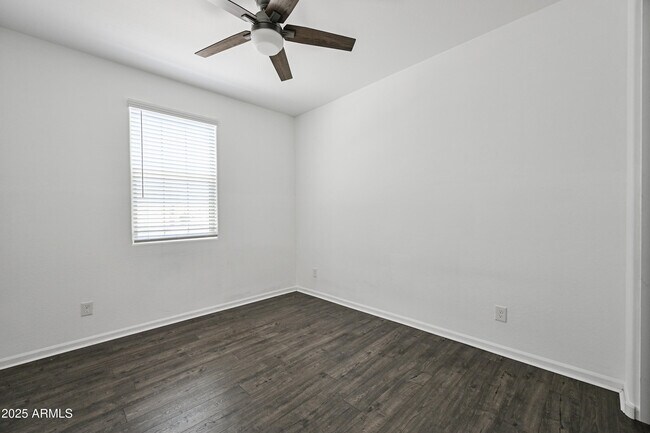 Building Photo - 4030 W Ross Ave