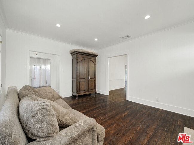 Building Photo - 743 N Orange Dr