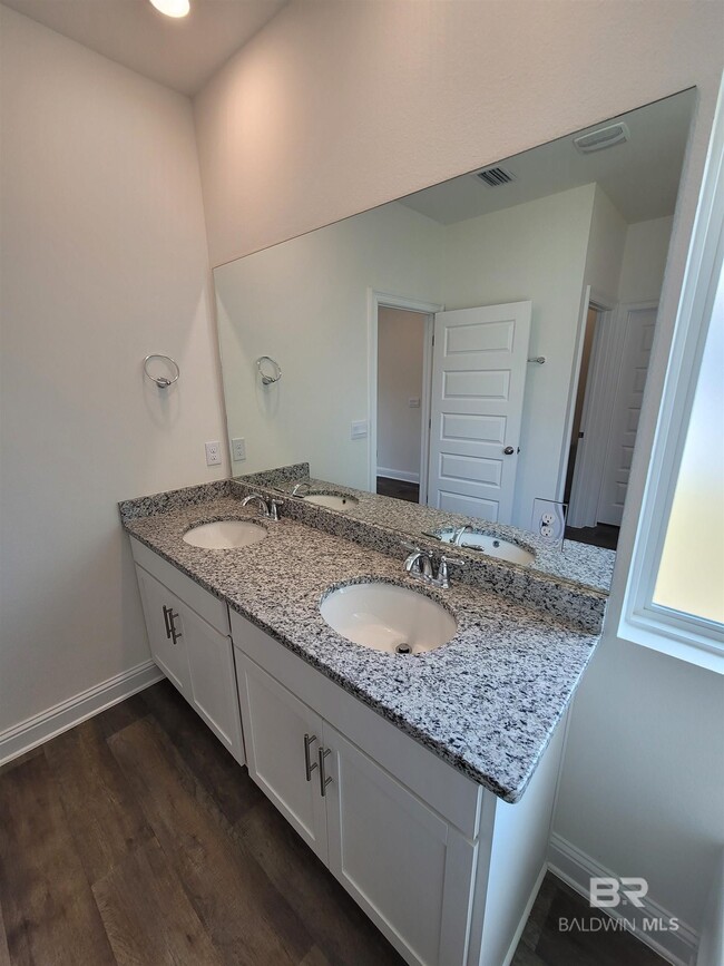 Building Photo - 14630 Dayton Cir