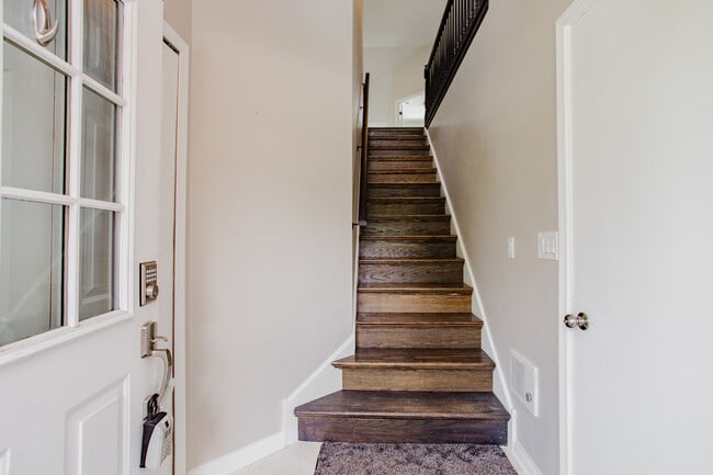 Building Photo - 313 Sheffield Dr