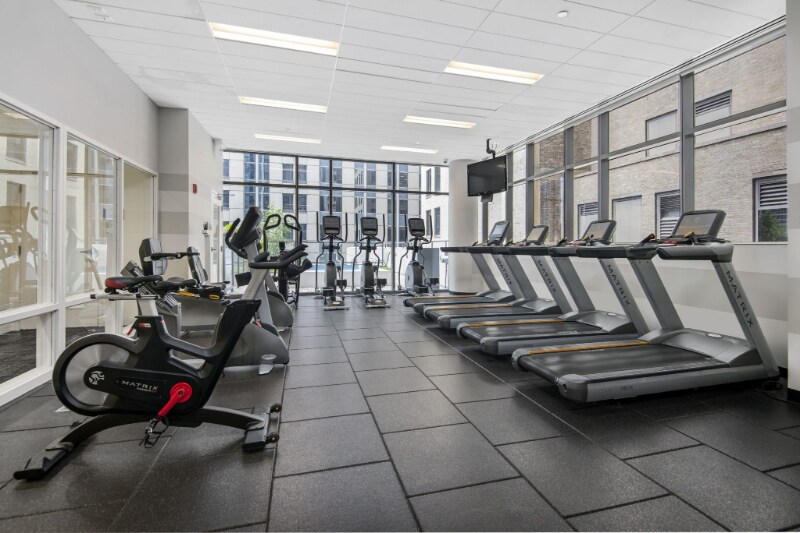 Building Photo - 180 W Lake St