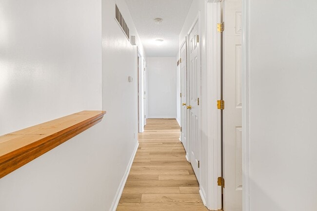 Building Photo - 3 Bedroom 2 Bath in Warrensburg