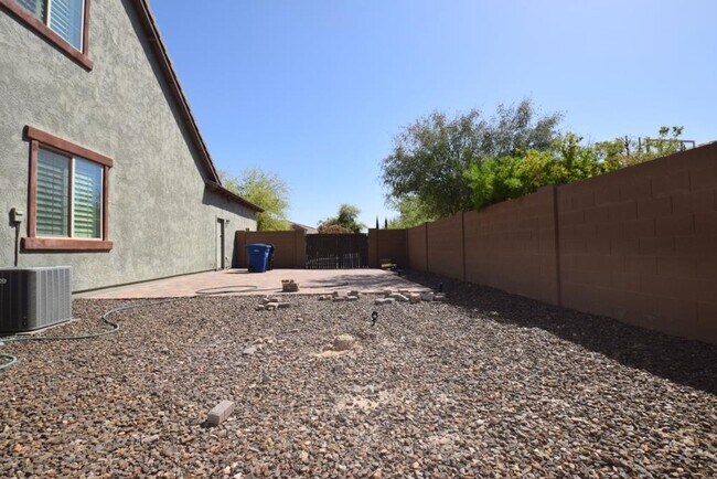 Building Photo - 2192 E Coconino Pl
