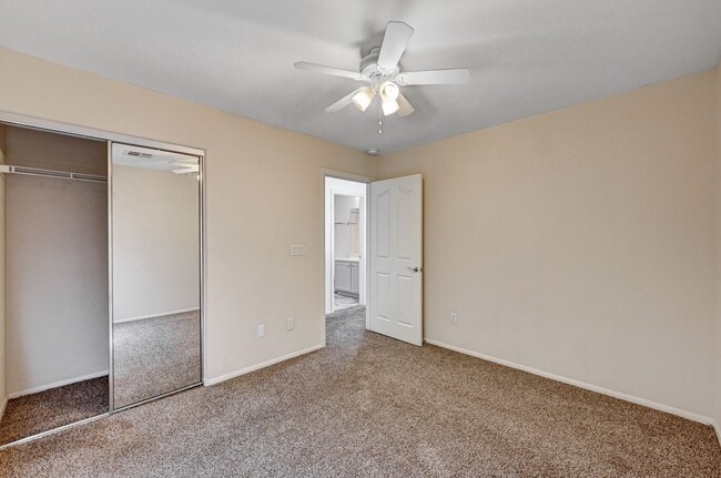 Building Photo - Beautiful 3 Bedroom + Loft - SOLAR INCLUDED!