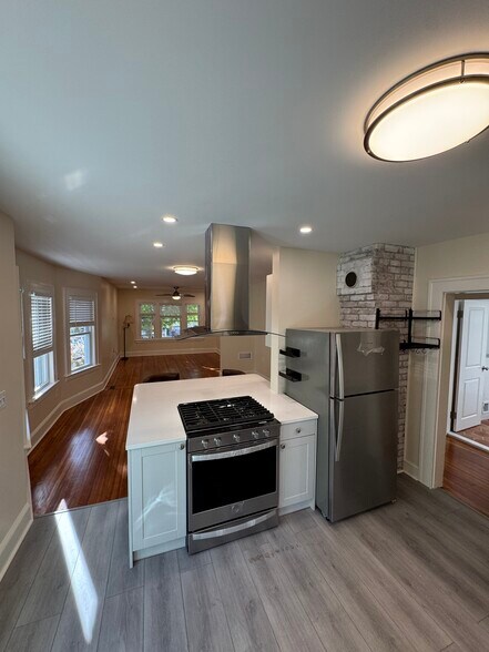 Building Photo - 14 Osborne Ave