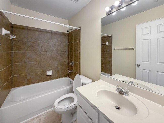 Building Photo - 2380 Fairlie Dr