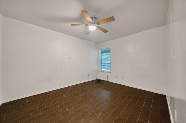 Building Photo - 7838 Vickijohn Dr
