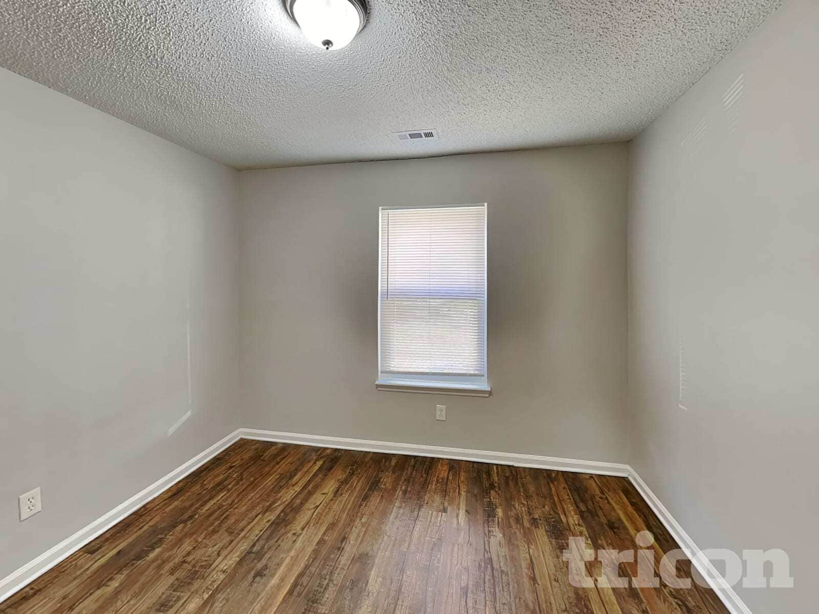 Building Photo - 2916 Vestal Pl