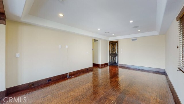 Building Photo - 227 Pso De Granada