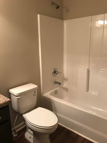 Building Photo - 348 Turtle Creek Dr