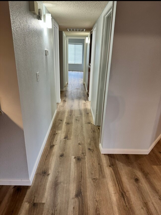 Building Photo - 9975 Pebble Beach Dr