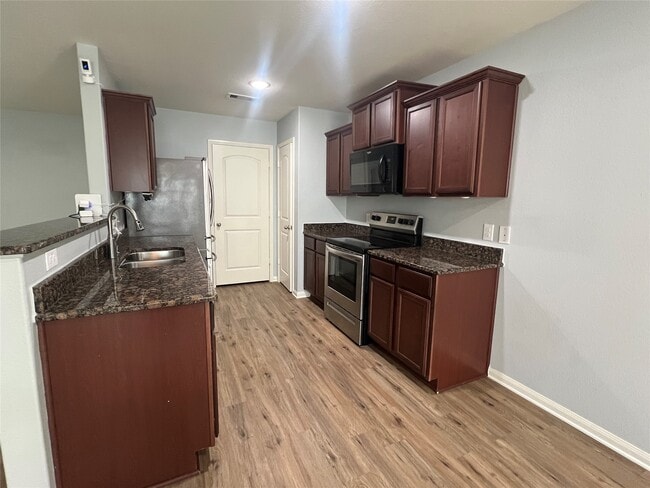 Building Photo - 5502 Rainbow Rd.