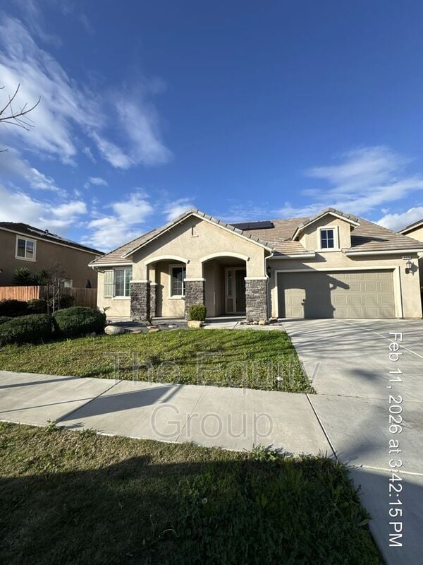 Building Photo - 4418 W Robin Ave