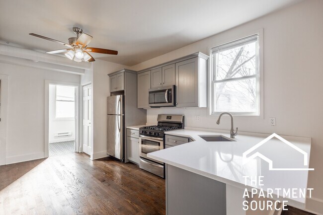 Building Photo - 3135 N Oakley Ave