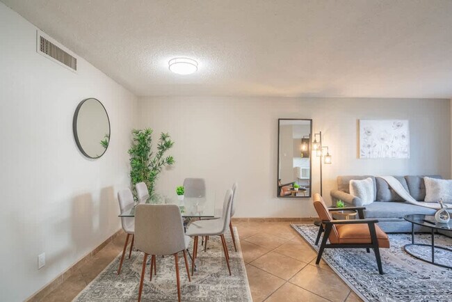 Building Photo - 8570 E McDowell Rd