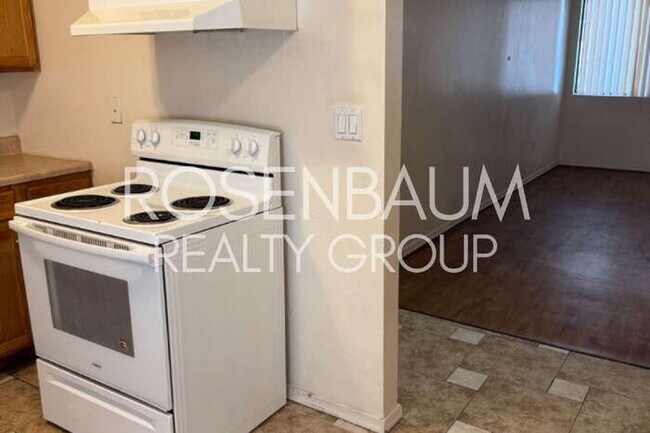Building Photo - Charming 1-bedroom, 1-bath apartment in a ...
