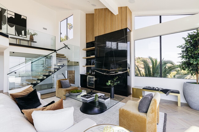 Building Photo - 7866 Fareholm Dr