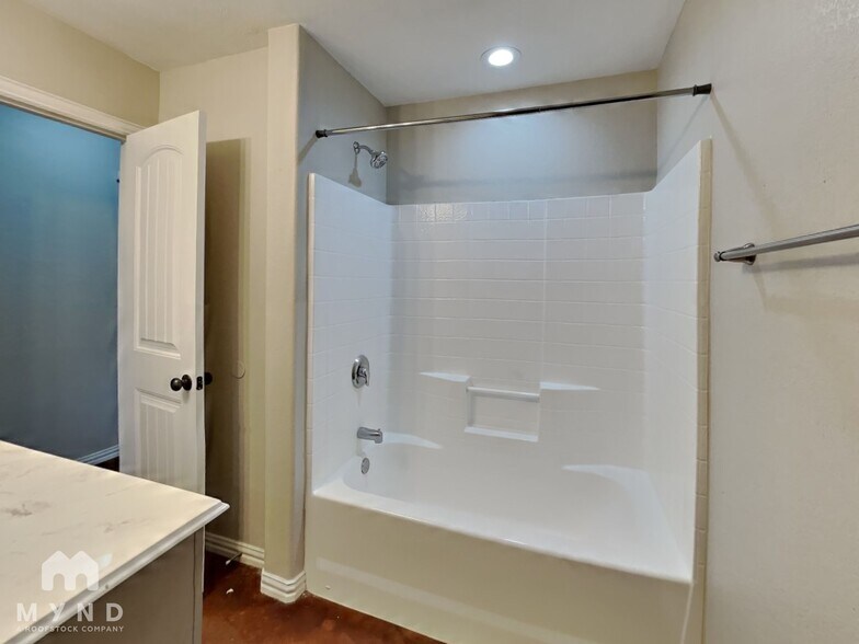 Building Photo - 117 Jolin Ln