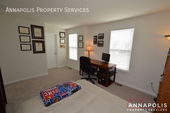 Building Photo - 7948 Monrovia Dr