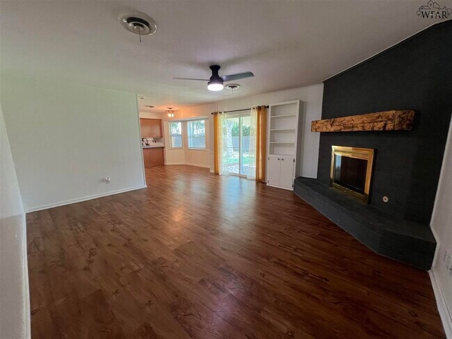 Building Photo - 3505 Regina Cir