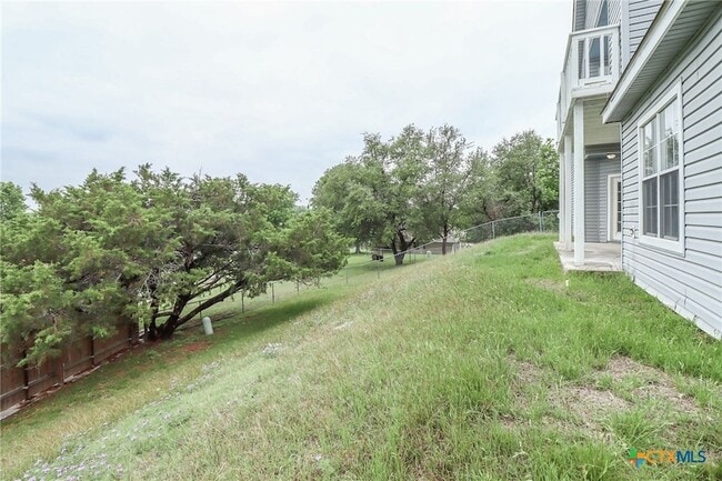 Building Photo - 1810 Mesa Oaks Cir