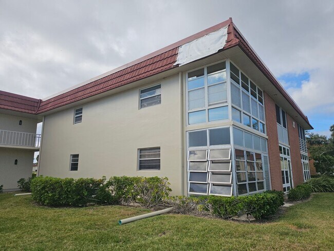 Building Photo - OOH-LA-LA ! Vero Beach Rentals. Vero Beach Rent, LLC and Property Management Company
