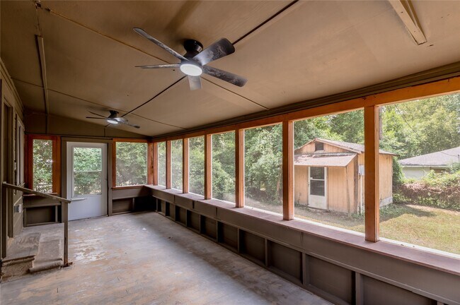 Building Photo - 1107 W Dogwood St