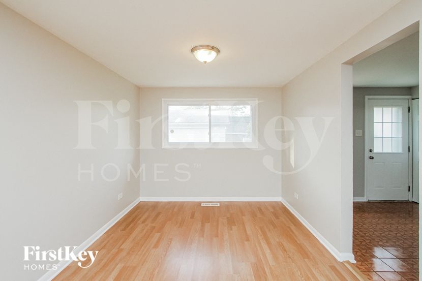 Building Photo - 171 Craig Dr W