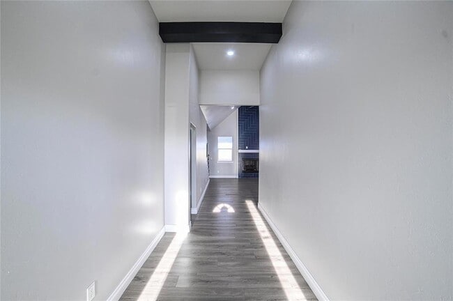 Building Photo - 4715 White Tail Ct