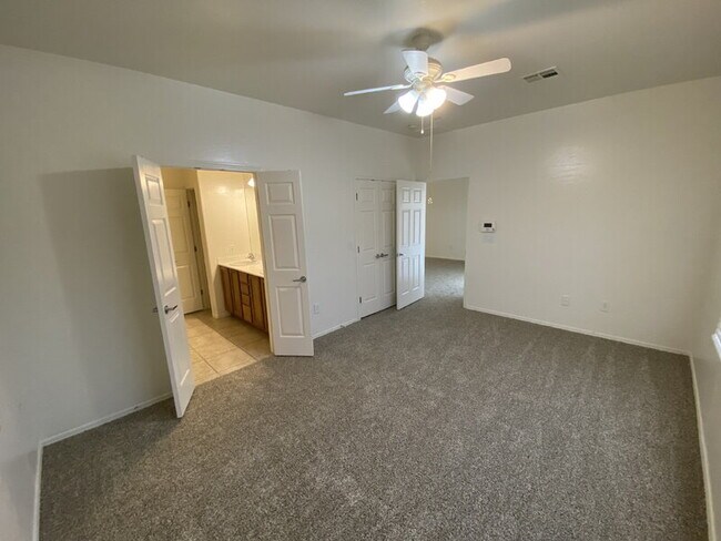 Building Photo - 3456 Flinthead Dr